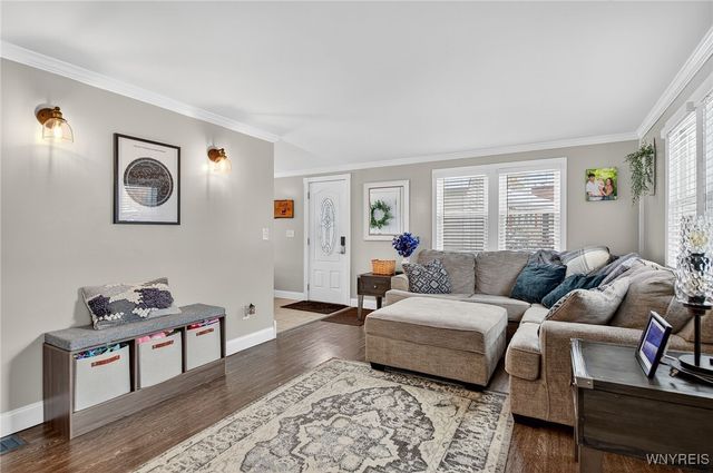 557 Meadowbrook Drive, Lewiston, NY 14092