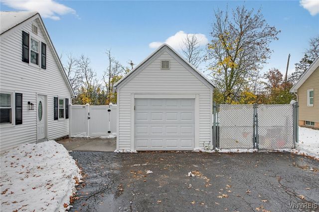 557 Meadowbrook Drive, Lewiston, NY 14092