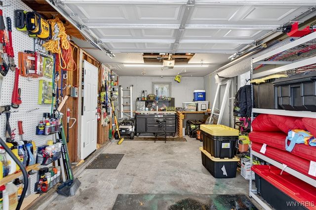 557 Meadowbrook Drive, Lewiston, NY 14092