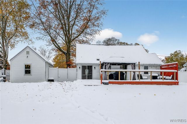 557 Meadowbrook Drive, Lewiston, NY 14092