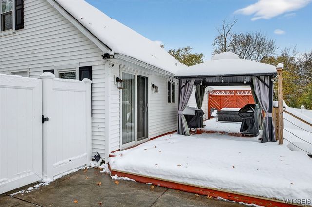 557 Meadowbrook Drive, Lewiston, NY 14092