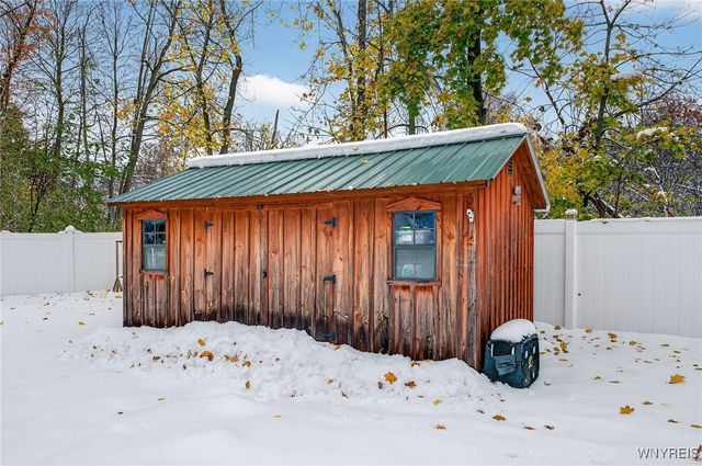 557 Meadowbrook Drive, Lewiston, NY 14092