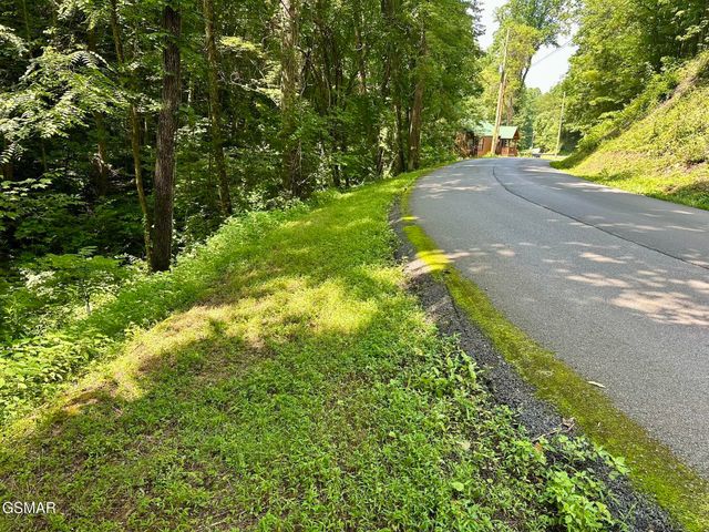 706 School House Gap Road, Sevierville, TN 37876