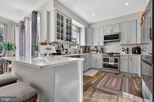 5969 TAPESTRY DR, Woodbridge, VA 22193