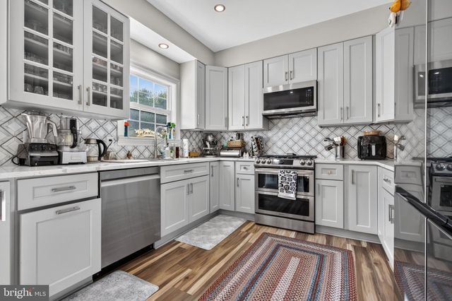 5969 TAPESTRY DR, Woodbridge, VA 22193