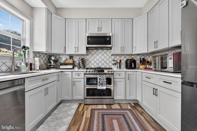 5969 TAPESTRY DR, Woodbridge, VA 22193