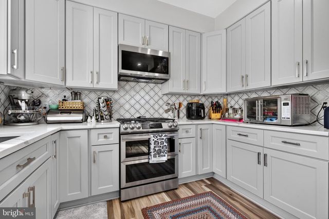 5969 TAPESTRY DR, Woodbridge, VA 22193