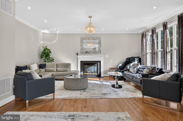 5969 TAPESTRY DR, Woodbridge, VA 22193