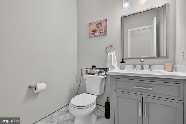 5969 TAPESTRY DR, Woodbridge, VA 22193