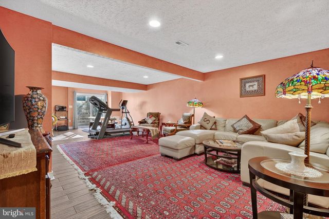 5969 TAPESTRY DR, Woodbridge, VA 22193