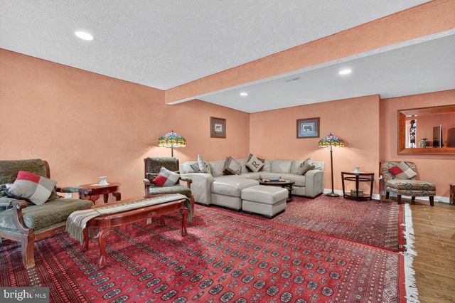 5969 TAPESTRY DR, Woodbridge, VA 22193