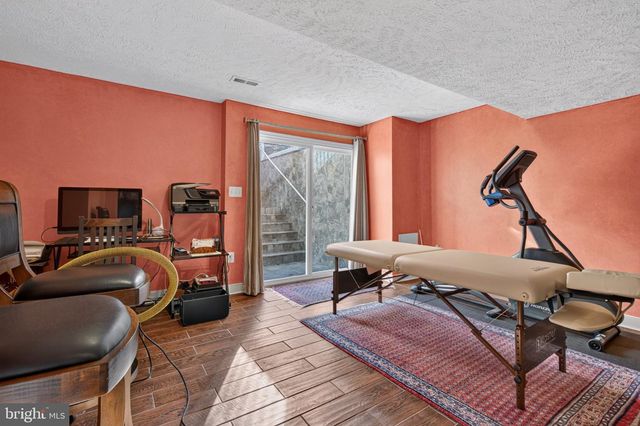 5969 TAPESTRY DR, Woodbridge, VA 22193