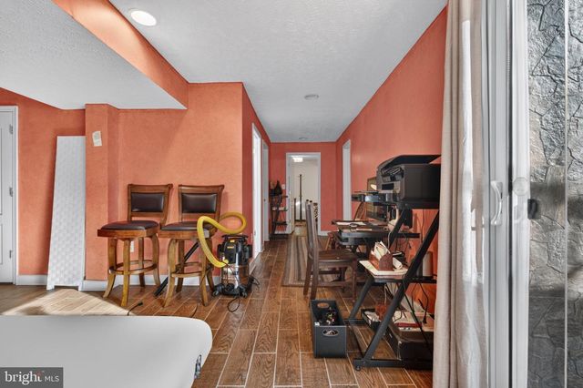 5969 TAPESTRY DR, Woodbridge, VA 22193