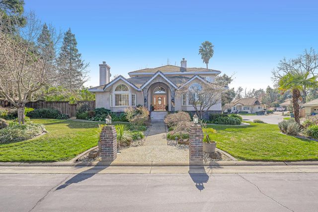 8818 Barrister Ln, Fair Oaks, CA 95628