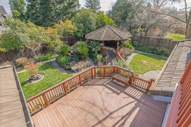 8818 Barrister Ln, Fair Oaks, CA 95628