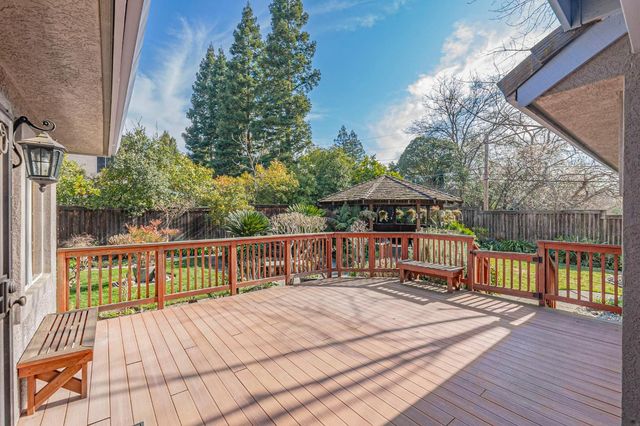 8818 Barrister Ln, Fair Oaks, CA 95628