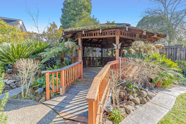 8818 Barrister Ln, Fair Oaks, CA 95628