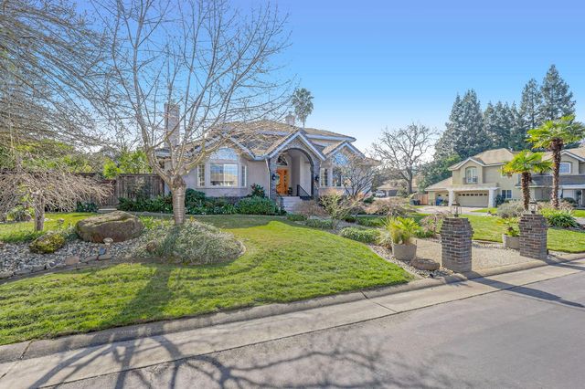 8818 Barrister Ln, Fair Oaks, CA 95628