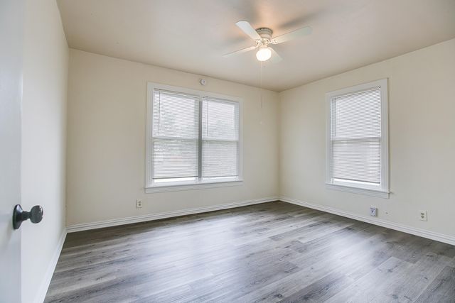 1921 W Avenue J, San Angelo, TX 76901
