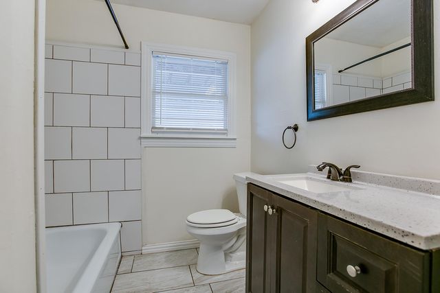 1921 W Avenue J, San Angelo, TX 76901