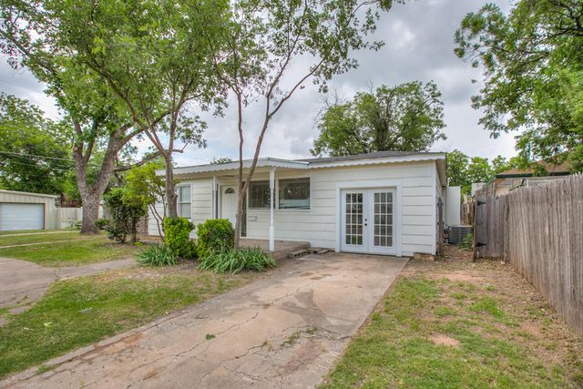 1921 W Avenue J, San Angelo, TX 76901