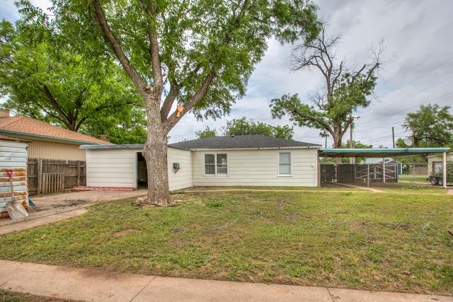 1921 W Avenue J, San Angelo, TX 76901