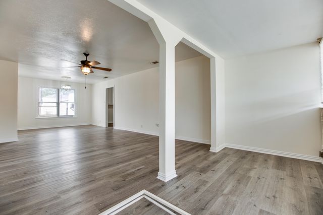 1921 W Avenue J, San Angelo, TX 76901