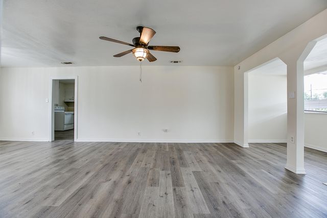 1921 W Avenue J, San Angelo, TX 76901