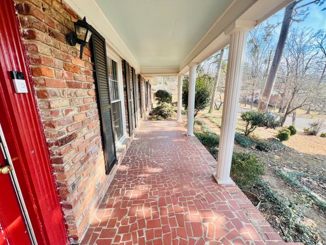 7031 Leslie Dell Lane, Chattanooga, TN 37421