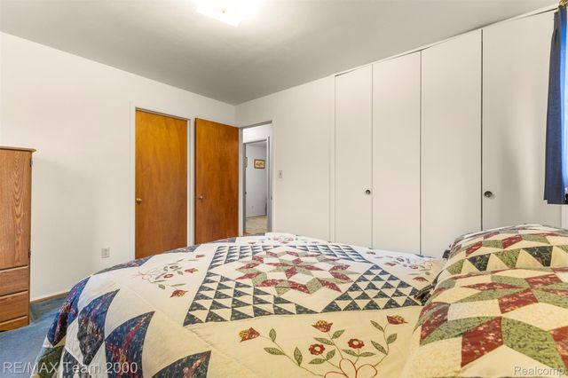 1182 S Venoy Road, Westland, MI 48186