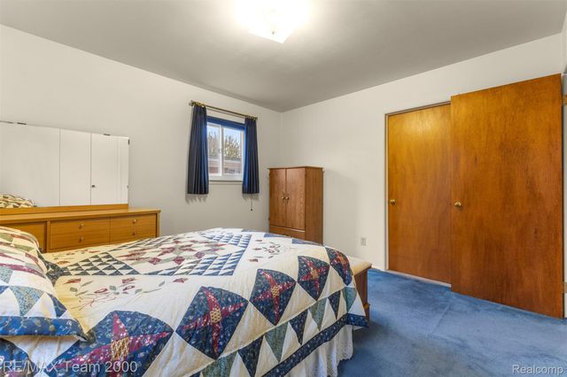 1182 S Venoy Road, Westland, MI 48186