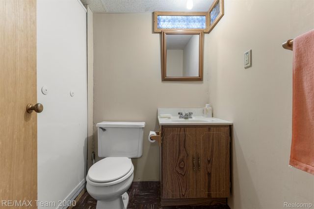 1182 S Venoy Road, Westland, MI 48186