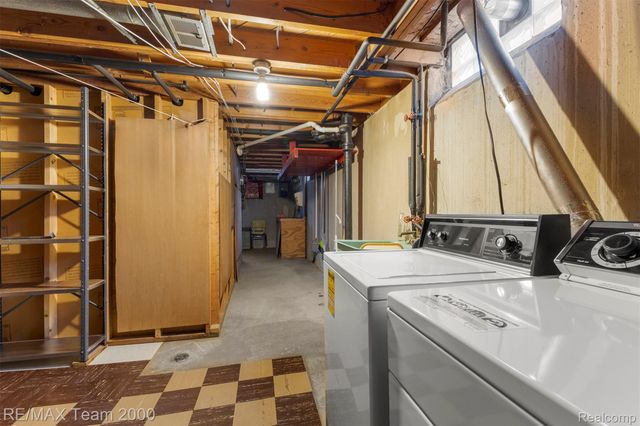 1182 S Venoy Road, Westland, MI 48186