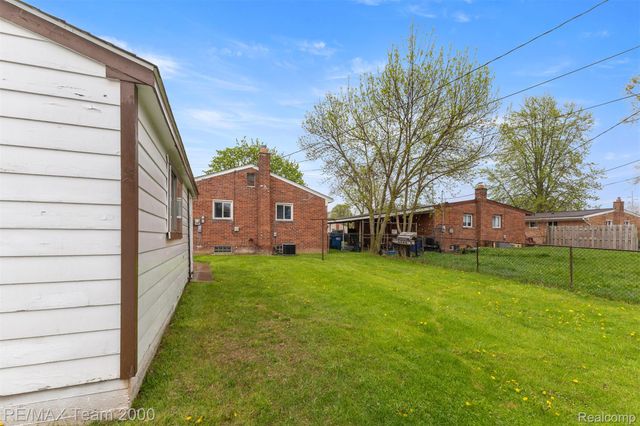 1182 S Venoy Road, Westland, MI 48186