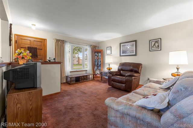 1182 S Venoy Road, Westland, MI 48186