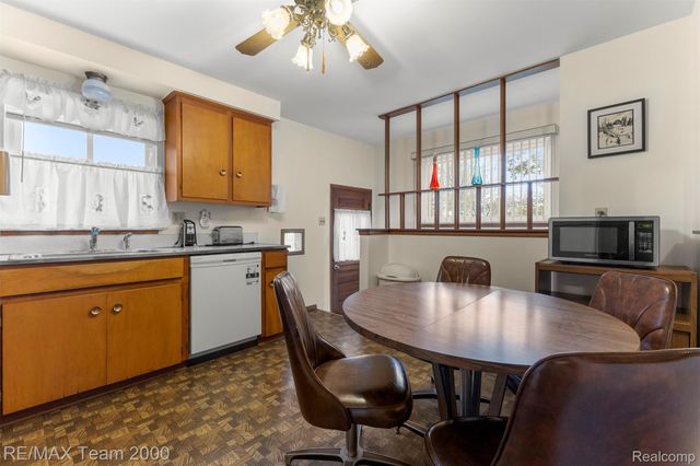 1182 S Venoy Road, Westland, MI 48186