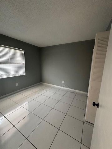 20800 NE 8th Ct 105-17, Miami, FL 33179