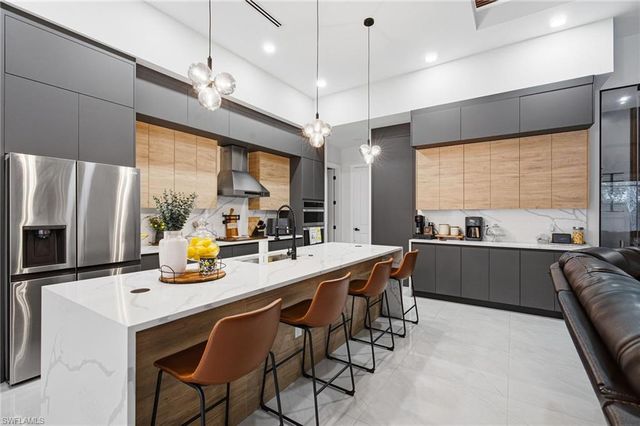 423 SW 19th AVE, Cape Coral, FL 33991