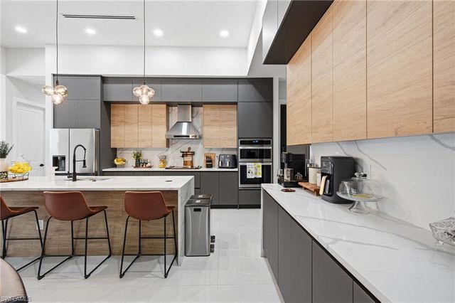 423 SW 19th AVE, Cape Coral, FL 33991