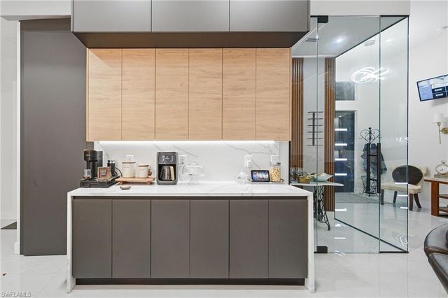 423 SW 19th AVE, Cape Coral, FL 33991