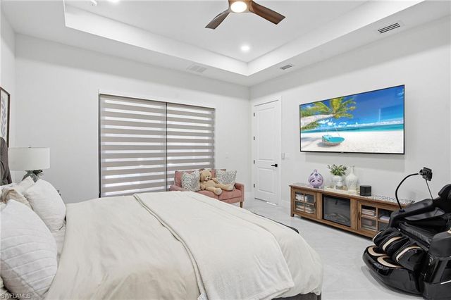 423 SW 19th AVE, Cape Coral, FL 33991