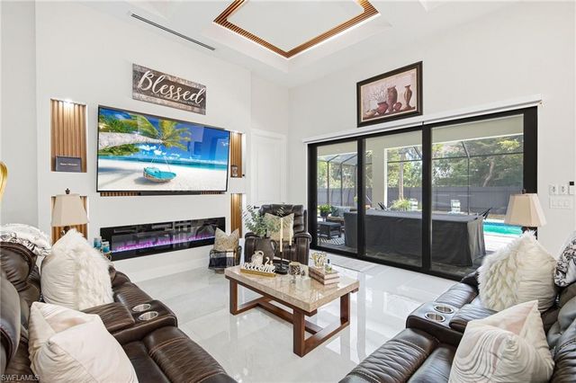 423 SW 19th AVE, Cape Coral, FL 33991