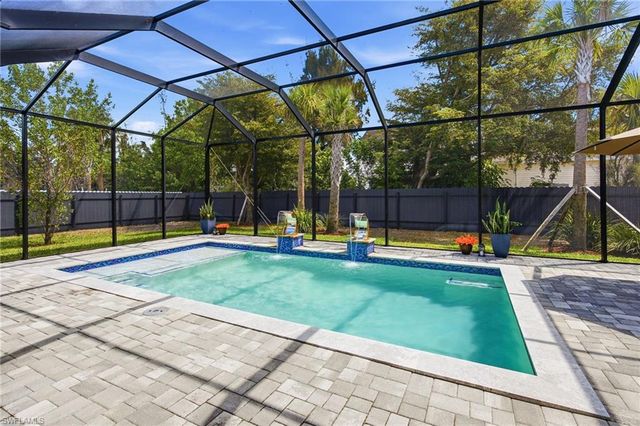 423 SW 19th AVE, Cape Coral, FL 33991