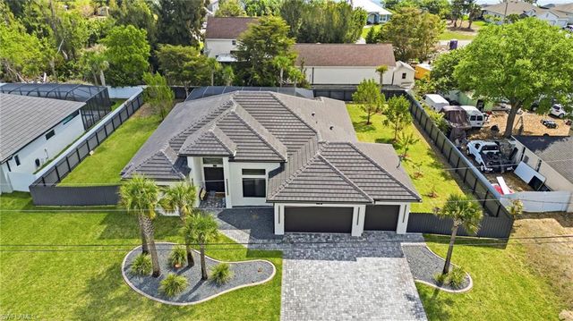 423 SW 19th AVE, Cape Coral, FL 33991