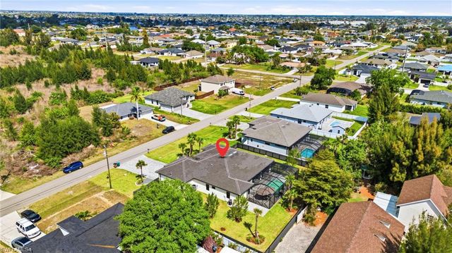 423 SW 19th AVE, Cape Coral, FL 33991