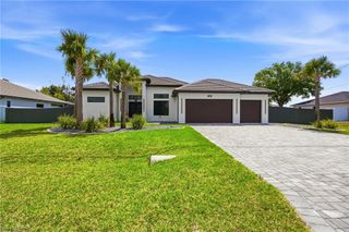 423 SW 19th AVE, Cape Coral, FL 33991