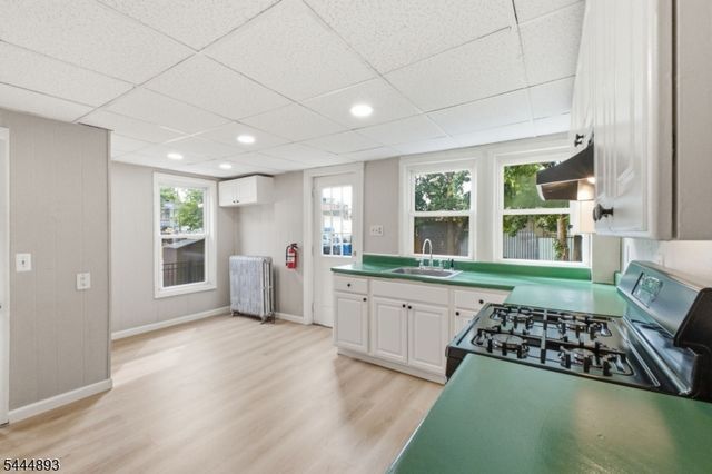 19 Chatham St, North Plainfield Boro, NJ 07060