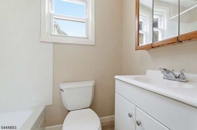 19 Chatham St, North Plainfield Boro, NJ 07060