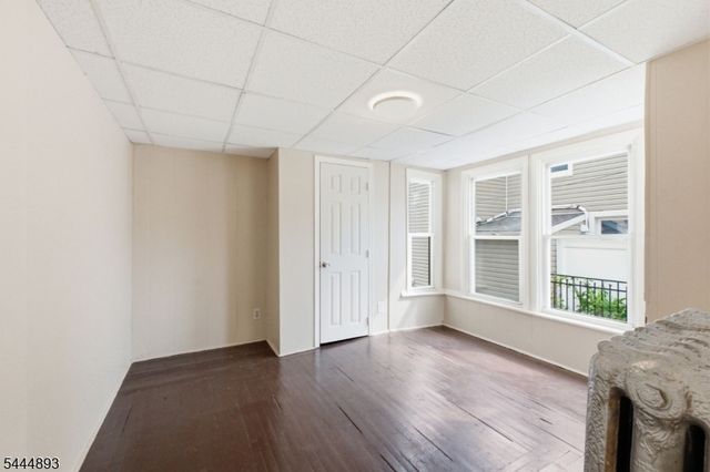 19 Chatham St, North Plainfield Boro, NJ 07060