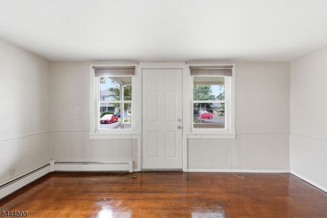 19 Chatham St, North Plainfield Boro, NJ 07060